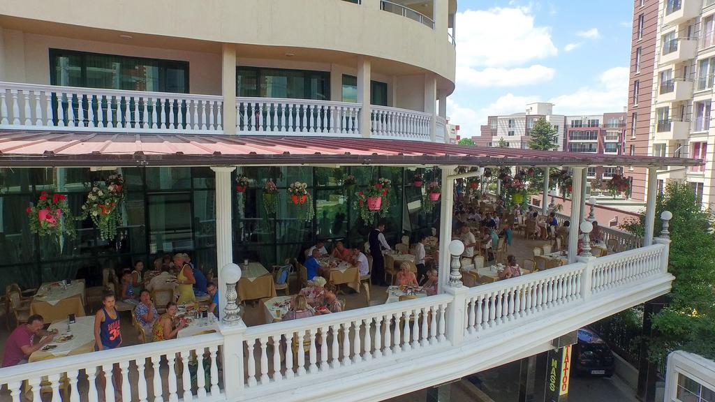 Planeta Hotel & Aquapark Free Beach Access ซันนีบีช ภายนอก รูปภาพ A restaurant in the resort