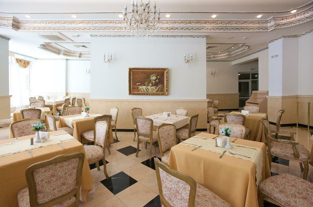 Planeta Hotel & Aquapark Free Beach Access ซันนีบีช ภายนอก รูปภาพ Restaurant